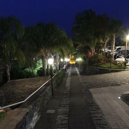 Il Ciliegio Dell 'etna * ジャッレ